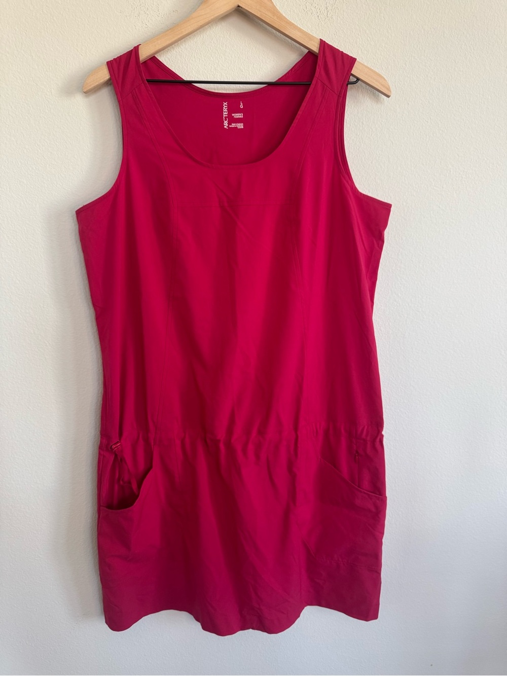 Arc'teryx Contenta Dress Magenta Sleeveless Travel Dress Gorpcore Cinch Waist L